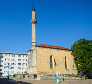 Fethija džamija, Bihać, BiH Fethija džamija, Bihać, BiH. Minaret i džamija u centru grada Bihaća, Bosna i Hercegovina.
