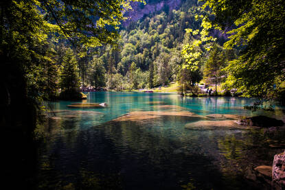 Plavo jezero Svajcarska