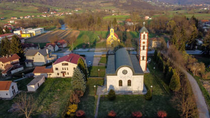 Crkve u selu. Religija. Katolička crkva.