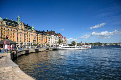 Stockholm, Švedska: Zgrade u centru grada. Obala Strandvägen sa historijskim zgradama.