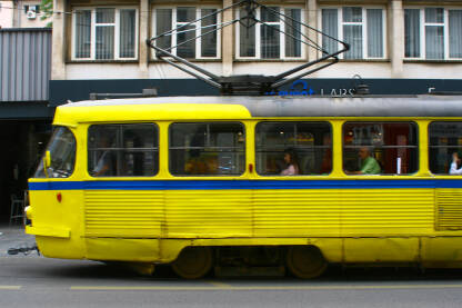 Tramvaj zuti tramvaj žuti u Sarajevu