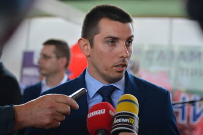 Denis Šulić Ministar trgovine i turizma u Vladi Republike Srpske Denis Šulić.