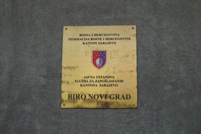 Tabla biroa općine Novi Grad Sarajevo Tabla javne ustanove sluzbe za zapošljavanje kantona Sarajevo u općini Novi Grad.