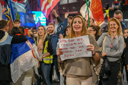 Studenti i građani traže pravdu za poginule tokom pada nadstrešnice u Novom Sadu. Veče pred studentski protest, 14. mart 2025. godine.