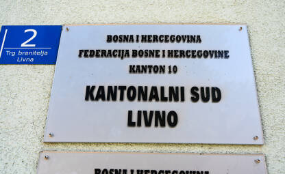 Sjedište općinskog suda u Livnu. Sjedište općinskog suda u Livnu. Tabla sa natpisnom: Općinski sud Livno.