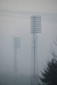 Stadion i reflektori u magli Reflektori stadiona Koševo u magli su posebna priča za ljubitelje sporta.