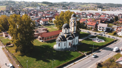 Crkva Sv. Petke Kozarska Dubica Crkva Sv. Petke u Kozarskoj Dubici iz vazduha.