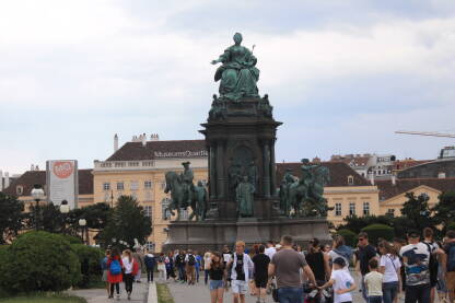 Beč, Austrija Beč, Austrija, ljeto 2019. Maria Theresien Platz. Spomenik Marije Tereze.