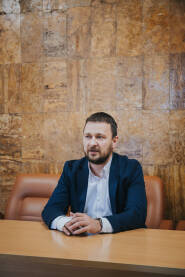 Sead Šadić - Ministar zdravstva Brčko distrikta Sead Šadić - Šef odjela za zdravstvo Brčko distrikta BiH