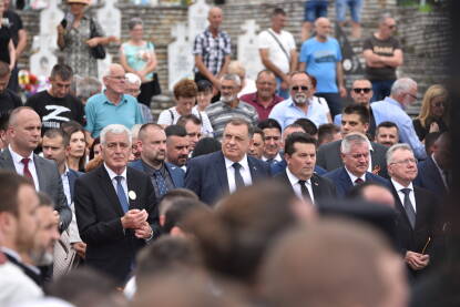 Milorad Dodik, Radovan Višković, Nenad Stevandić Obilježavanje stradanja Srba u Srednjem Podrinju i Birču u Bratuncu, 31 godina, 1. juli 2023. godina. Na slici su Milorad Dodik, Lazar Prodanović, Radovan Višković, Nenad Stevandić, Igor Kalabuhov