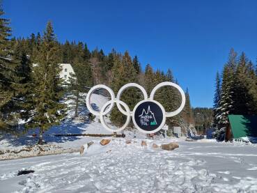 Olimpijski krugovi na Jahorini Olimpijski krugovi na Jahorini nadomak skijaške staze Poljice postavljeni su 2017. godine i koji podsjećaju na period olimpijade i istorijski važnu 1984. godinu.