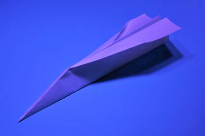 Papirni avion Avion napravljen od papira