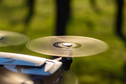 Dron u leti, elisa macro i maskini stiker na dronu