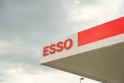Esso znak na benzinskoj pumpi Esso znak na benzinskoj pumpi.