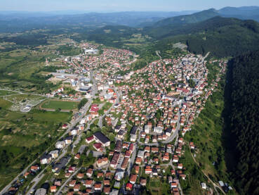 Vlasenica, Bosna i Hercegovina. Vlasenica, Bosna i Hercegovina, snimak dronom.