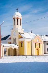 Crkva Uspenja Presvete Bogorodice Pale Najstarija pravoslavna crkva na Palama izgrađena 1909. godine i jedan je od dva pravoslavna hrama u gradskom jezgru Pala.
