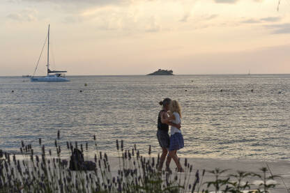 untitled-8-2 Zalazak, more, ljubav i ples. Rovinj.