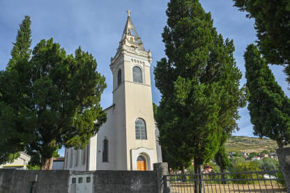 Crkva Presvetog Trojstva, Blagaj Crkva Presvetog Trojstva u Blagaju na Buni. Katolička crkva u Blagaju, Bosna i Hercegovina.