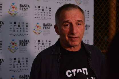 Reditelj Radivoje Raša Andrić Srbijanski reditelj Radivoje Raša Andrić bio je predsjednik žirija Bašta Fest, internacionalni festival kratkog igranog filma.