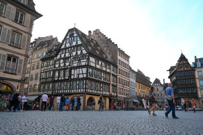Ulice i zgrade u Strazburu, Francuska. Ulice i zgrade u Strazburu, Francuska.