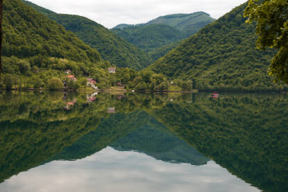 Plivsko jezero Plivsko jezero u Jajcu