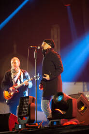 Trg Tuzla Nova 2023 full-2 Članovi grupe The Big Brothers Band na bini