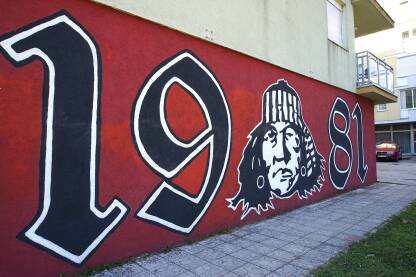 Navijački mural na zidu, FK Velež Mural na zidu zgrade, navijači fudbalskog kluba Velež.