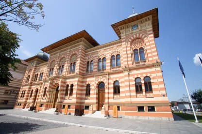 Vijećnica Brčko Gradska vijećnica u Brčkom sagrađena je 1892. godine prema idejnom projektu arhitekta Aleksandra Viteka te je starija u Vijećnice u Sarajevu.