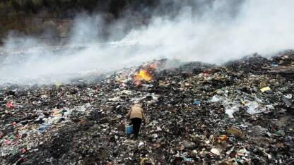 Ovo je deponija opštine Kiseljak (Berberuša), obična neuređena ledina na kojoj se odlaže smeće, a nalazi se na brdu između Kiseljaka i Kreševa.