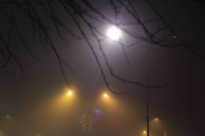 Smog i zagađenje Smog, magla i zagađenje u Zenici.