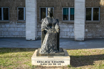 Skulptura Katarine Kosače Skulptura Katarine Kosače koja je bila kraljica Bosne u XV vijeku.