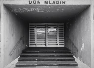Dom mladih Sarajevo Ulaz u Dom mladih, Skenderija