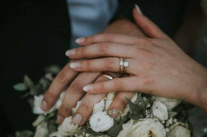 Mladenačke burme i zaručnički prsten