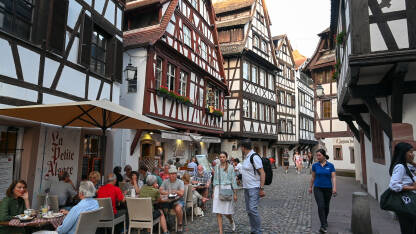 Ulice i zgrade u Strazburu, Francuska. Ulice i zgrade u Strazburu, Francuska.