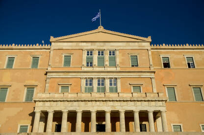 Atina, Grčka, zgrada Helenskog parlamenta. Stara kraljevska palata na trgu Sintagma, trenutno sjedište Grčkog parlamenta.