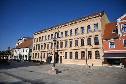 Vinkovci, Hrvatska: zgrade i šetalište u centru grada.