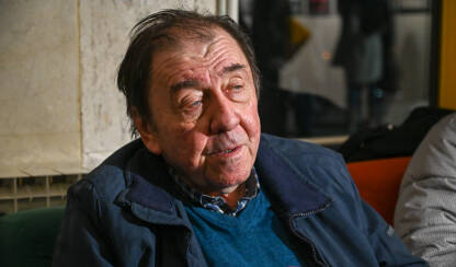 Profesor Miodrag Živanović, Banjaluka Profesor Miodrag Živanović diplomirao je na Filozofskom fakultetu, Odsjek za filozofiju i sociologiju u Sarajevu. Doktorat iz oblasti filozofskih nauka odbranio je u Sarajevu 1987.