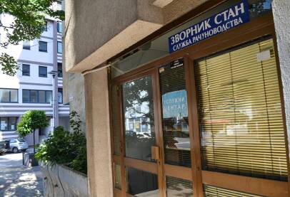 Ad Zvornik Stan Zvornik stan uslužni centar u Ulici Svetog Save