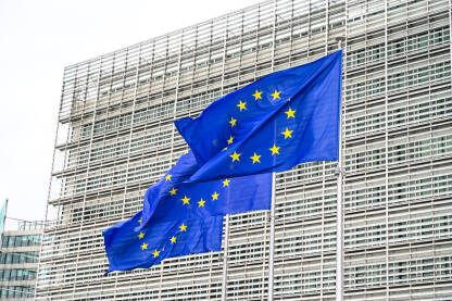 Zastave EU. Sjedište Evropske komisije u Bruxellesu. Zastave EU. Sjedište Evropske komisije u Bruxellesu. Institucije Evropske unije. Berlaymont zgrada u Briselu, Belgija.