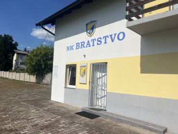 NK Bratstvo Gračanica Zgrada Nogometnog kluba Bratstvo Gračanica na Gradskom stadionu Luke