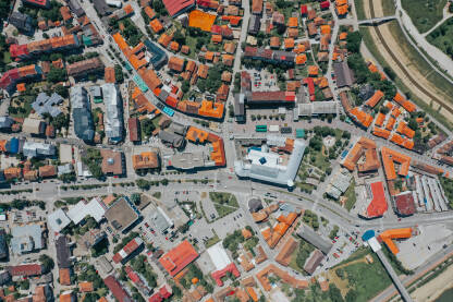 Brčko iz zraka Centar Brčkog iz zraka, sunčan dan
