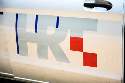HRT logo Simbol Hrvatske radio televizije na autu. HRT logo.