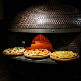 Pica u pizza peći Pica u pizza peći