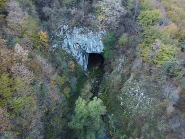 Ulaz u pećinu Dabar Ulaz u pećinu Dabar