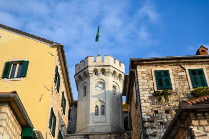 Herceg Novi, Crna Gora. Herceg Novi, Crna Gora. Stare zgrade u starom gradu.