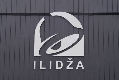 Taco Bell logo podružnica Ilidža Taco Bell logo na restoranu brze hrane na Ilidži u Sarajevu.
