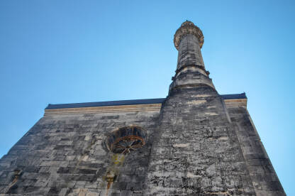 Fethija džamija Minaret i džamija u centru grada Bihaća, Bosna i Hercegovina. Fethija džamija.