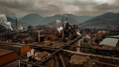 Fabrika Fabrika za proizvidnju metala koja se nalazi u Zenici. Fabrika je poznata kao gigant još u vrijeme Jugoslavije. Danas nosi naziv ArcelorMittal.