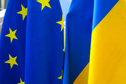 Zastave Ukrajine i Evropske unije Zastave Ukrajine i Evropske unije, EU.