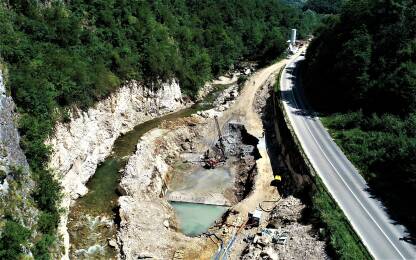 Gradnja MHE Krupac na rijeci Željeznici.